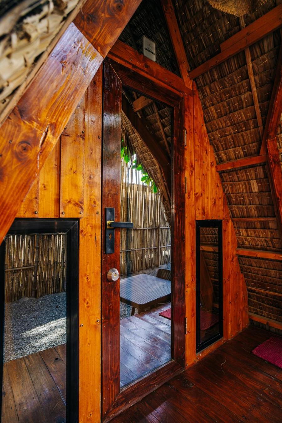 ホテル Straw Huts Liwliwa San Felipe  エクステリア 写真